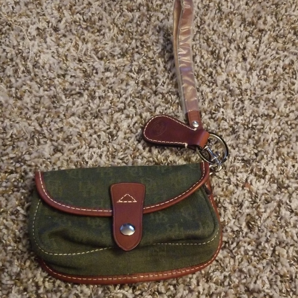 BOGO FREE Dooney&bourke wristlet